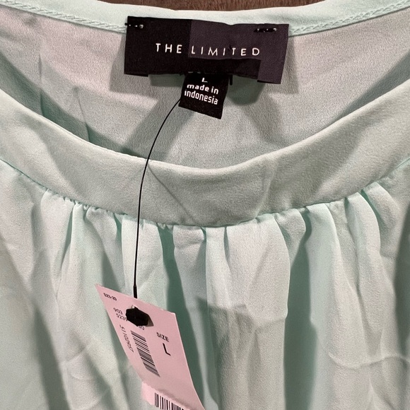 Women’s size large top brand new with tags still attached - Picture 3 of 7